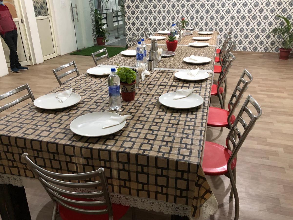 The Rejoice Hotel & Guesthouse Greater Noida Esterno foto