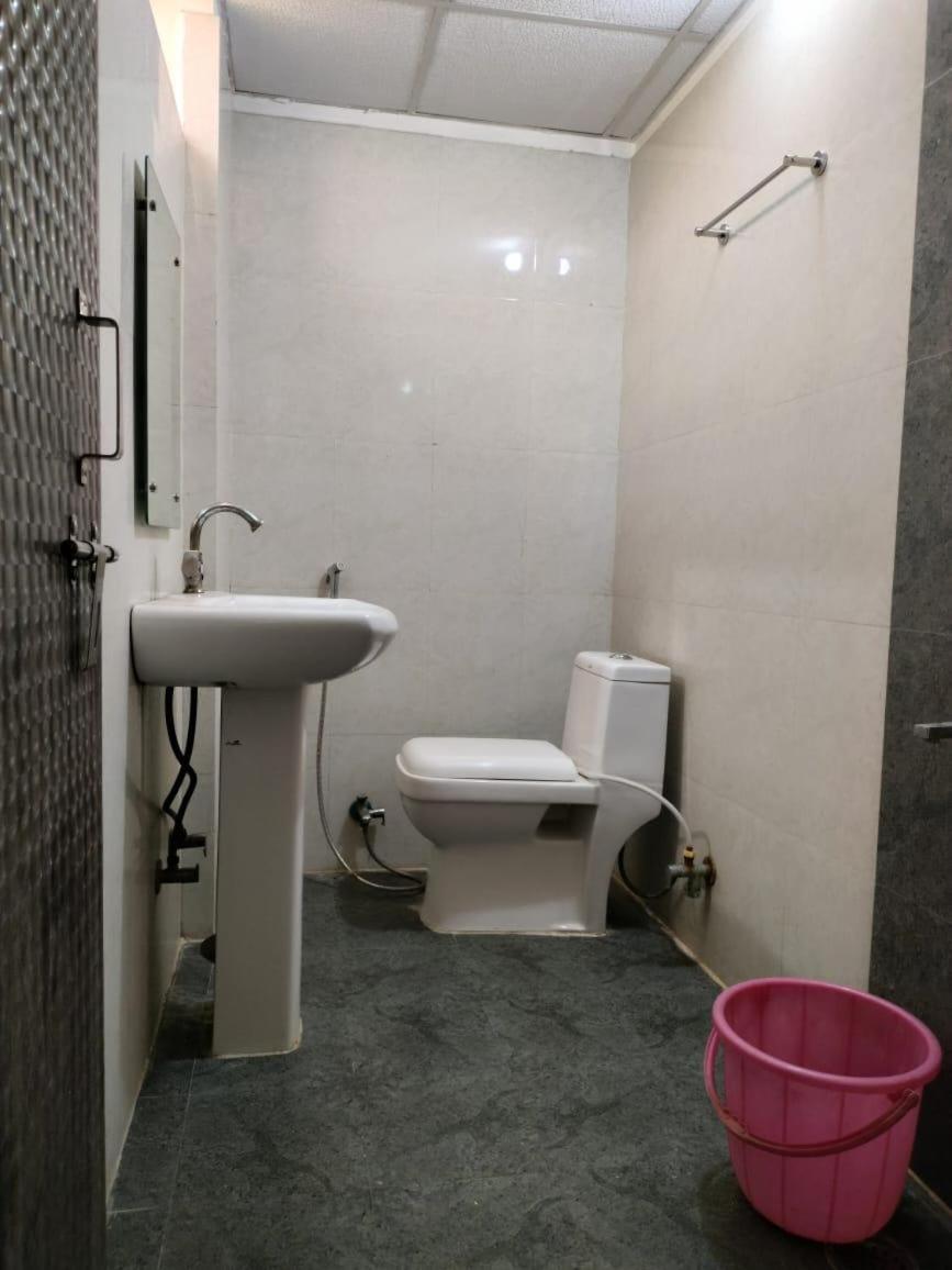 The Rejoice Hotel & Guesthouse Greater Noida Esterno foto