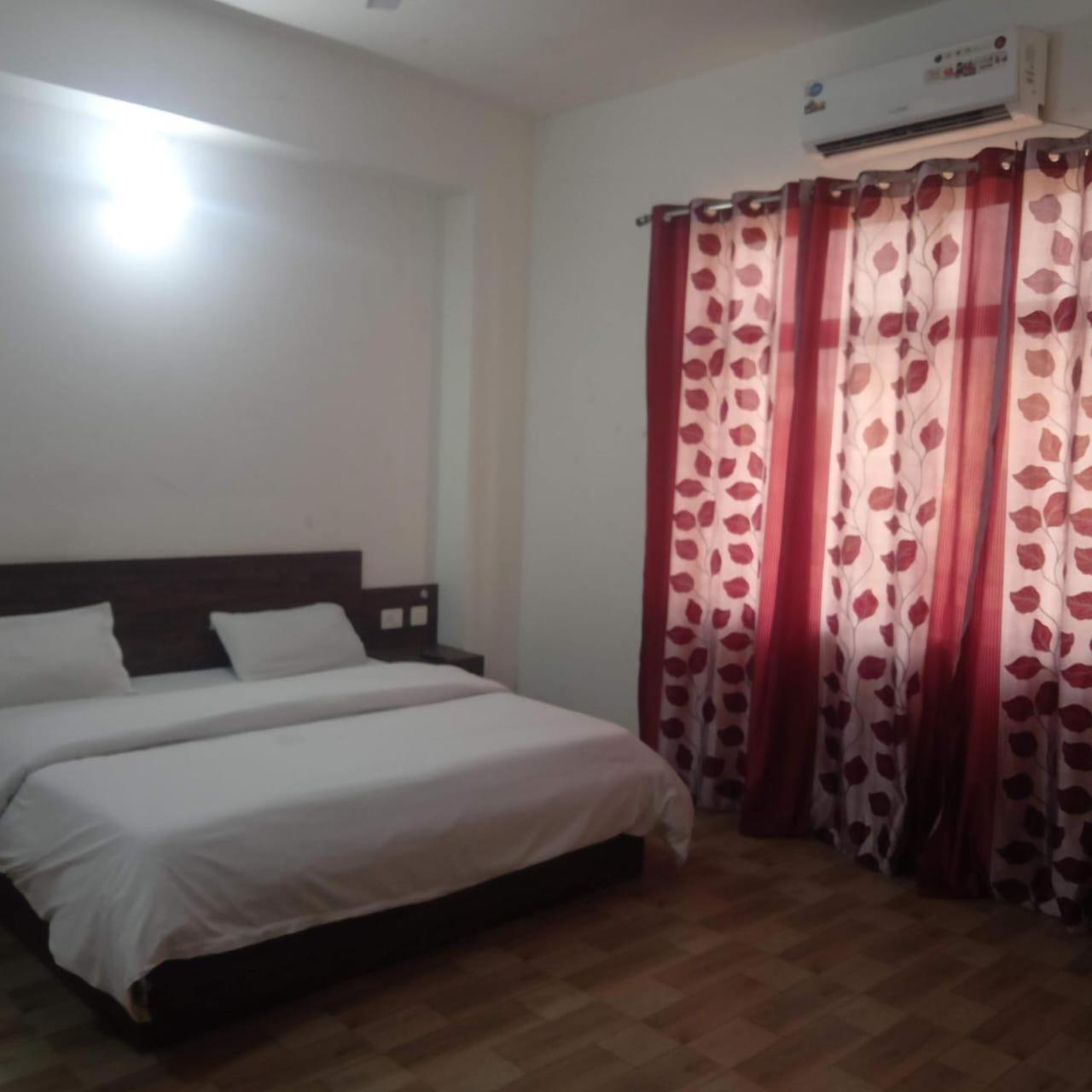 The Rejoice Hotel & Guesthouse Greater Noida Esterno foto